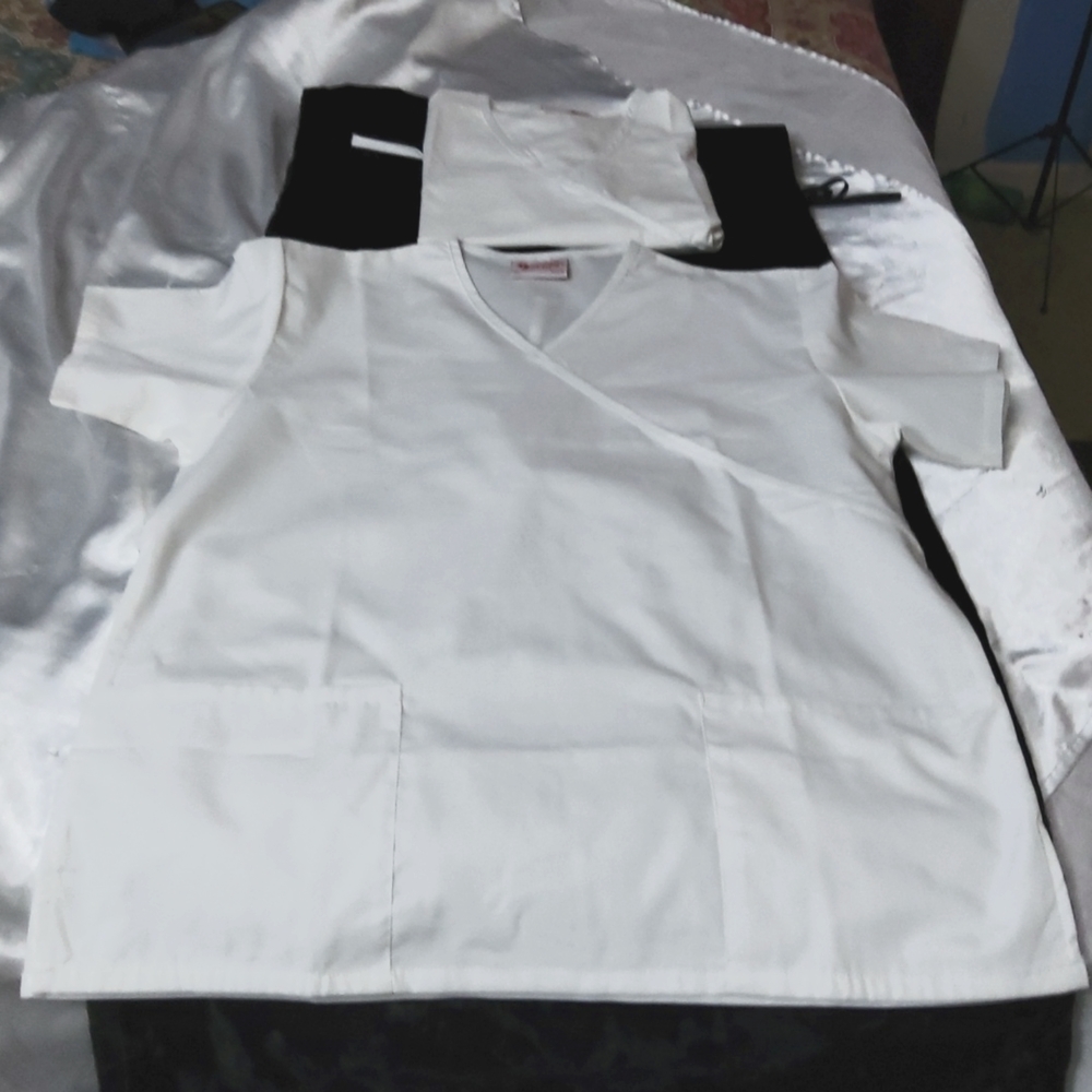 Fashion SCRUBS  TOPS WAMS  1 xs / 1 small NWOT